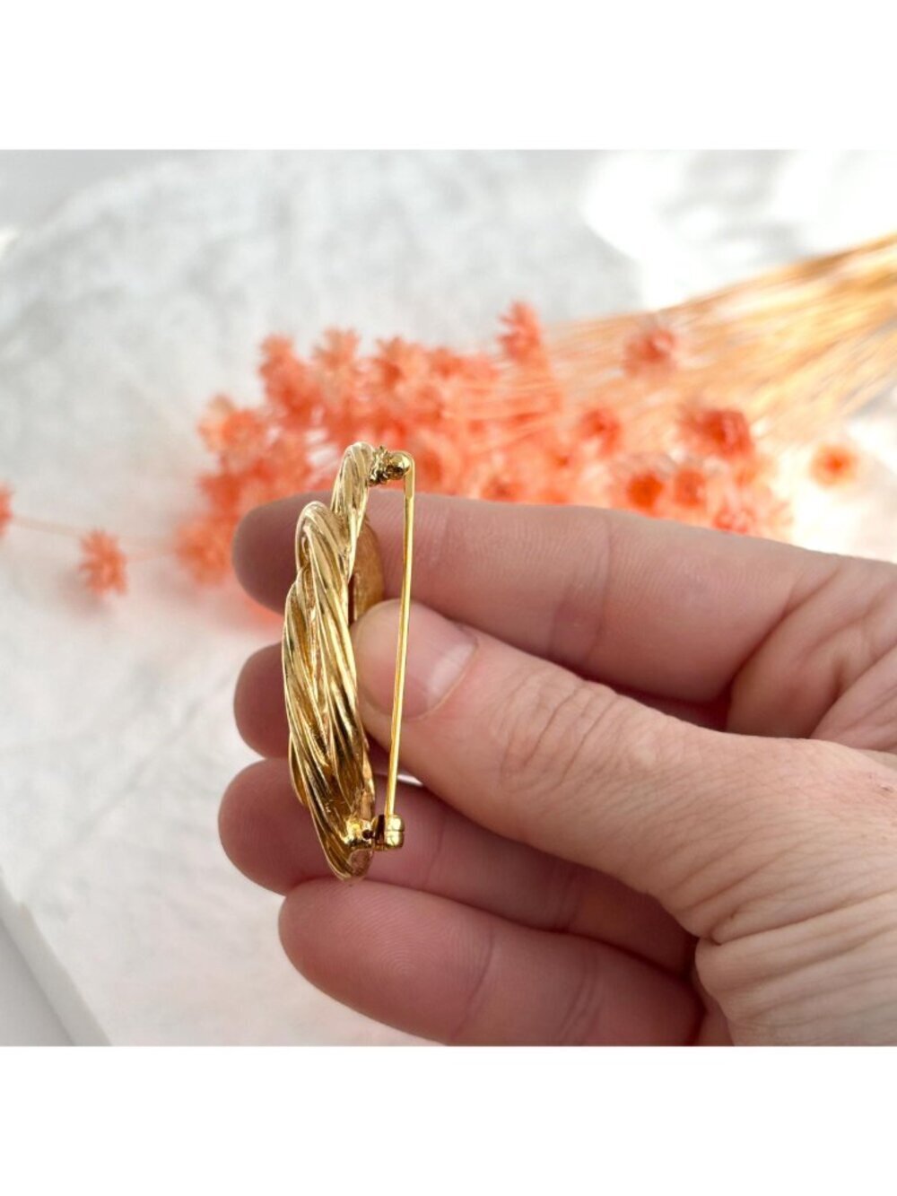 Monet Signed Abstract Braided Gold Toned 80's Vintage Costume Jewelry Brooch - Picture 8 of 8